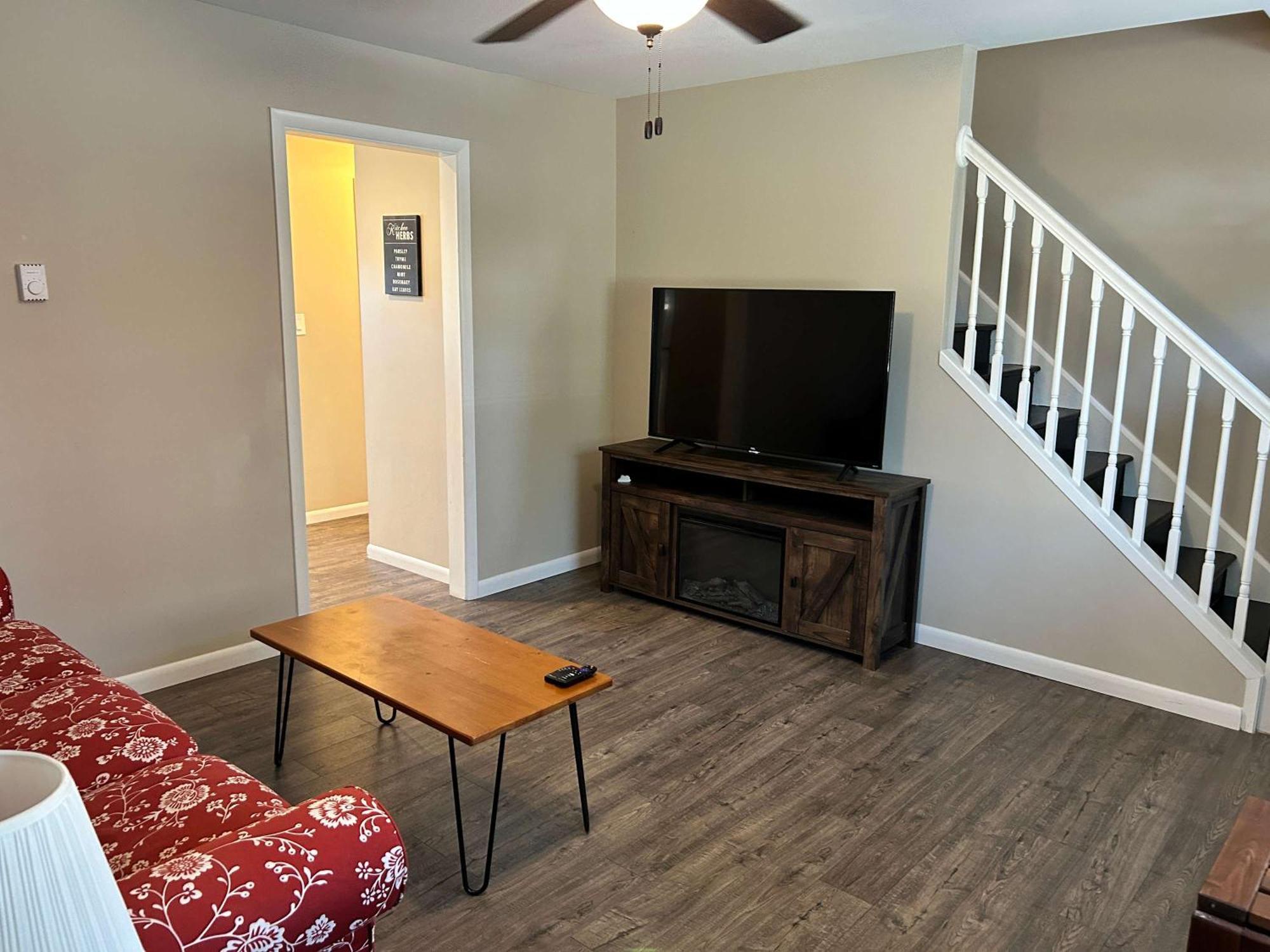 Carter #1 Two Bedroom Unit Near Xavier Downtown * Cincinnati